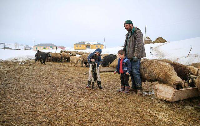 Bu Mahallede Tek Bir Aile Yaşıyor! 1