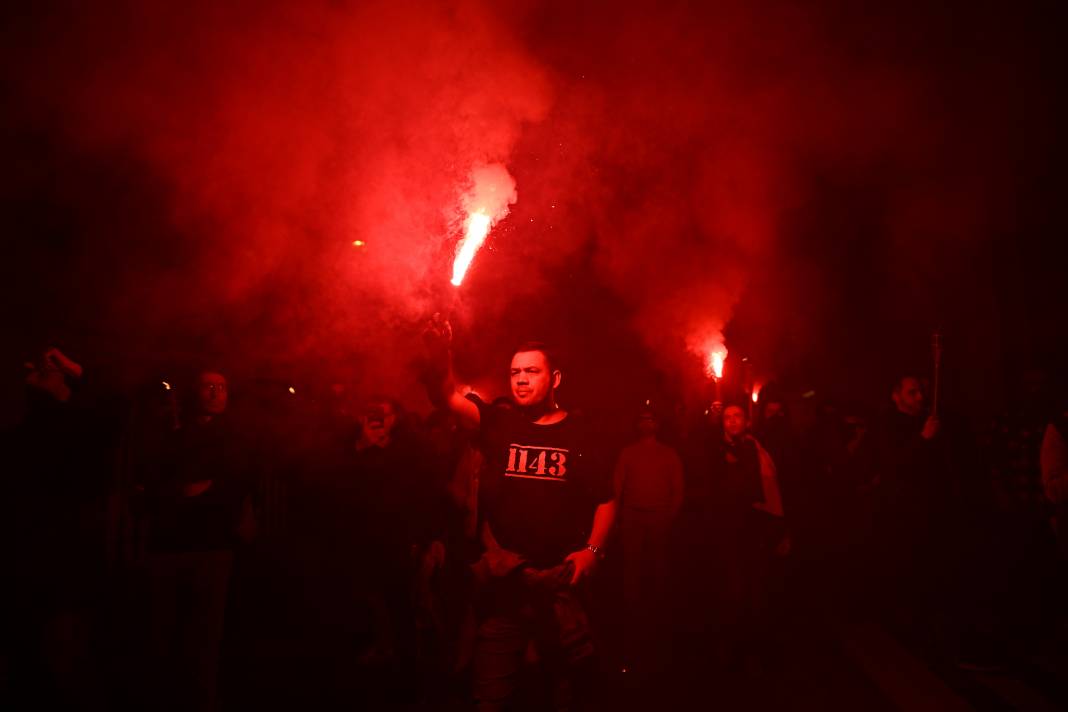 Portekiz Sokaklara Döküldü 10