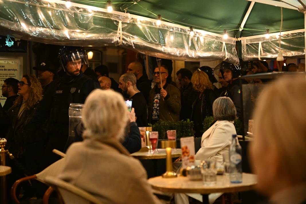 Portekiz Sokaklara Döküldü 6