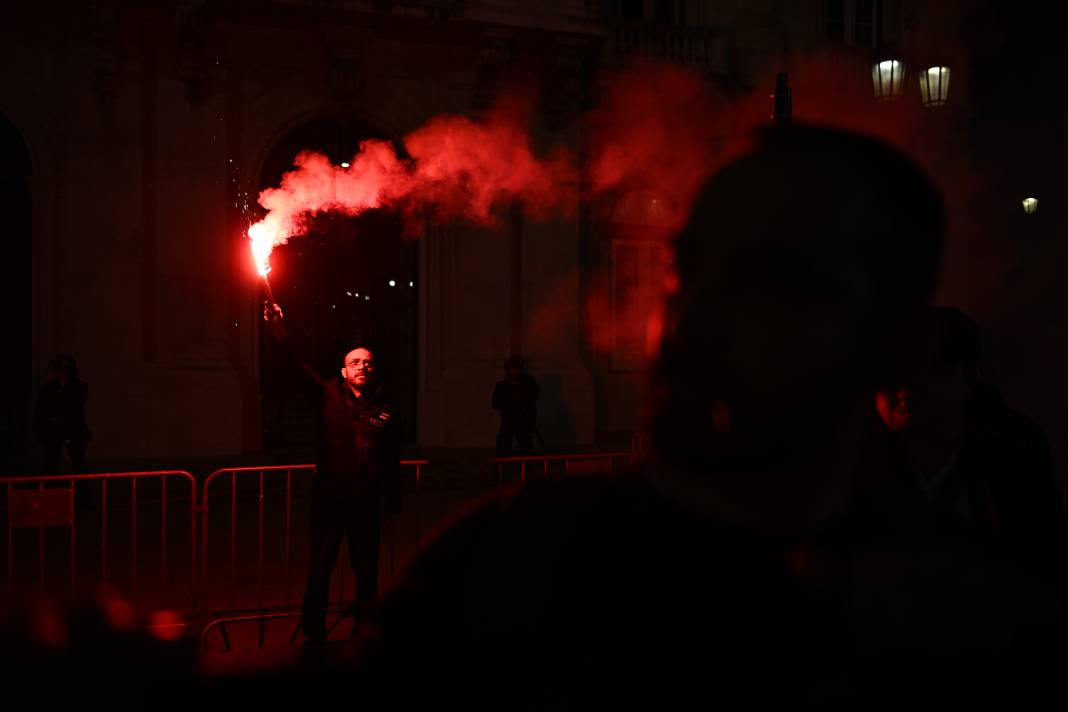 Portekiz Sokaklara Döküldü 5