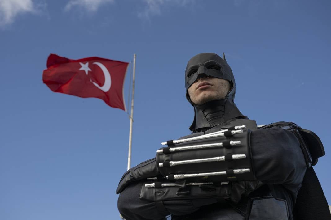 Ankaralı Batman Ali: Pelerinimi Teyzemle Diktik 10