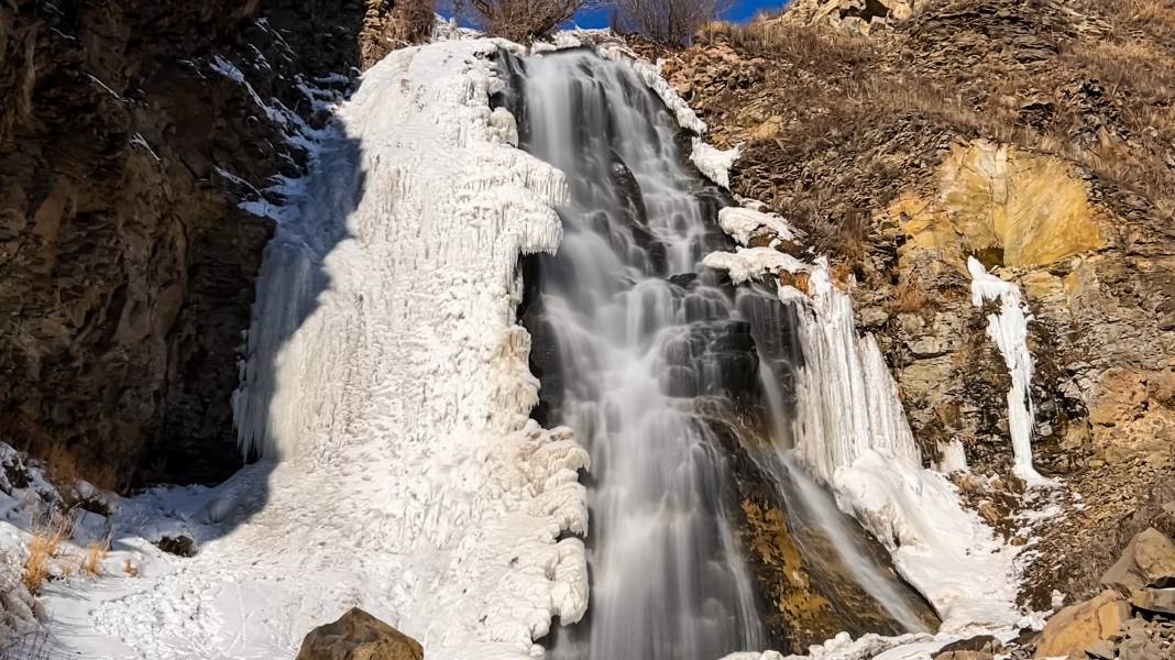 Kars'ta Şelale Buz Tuttu 7