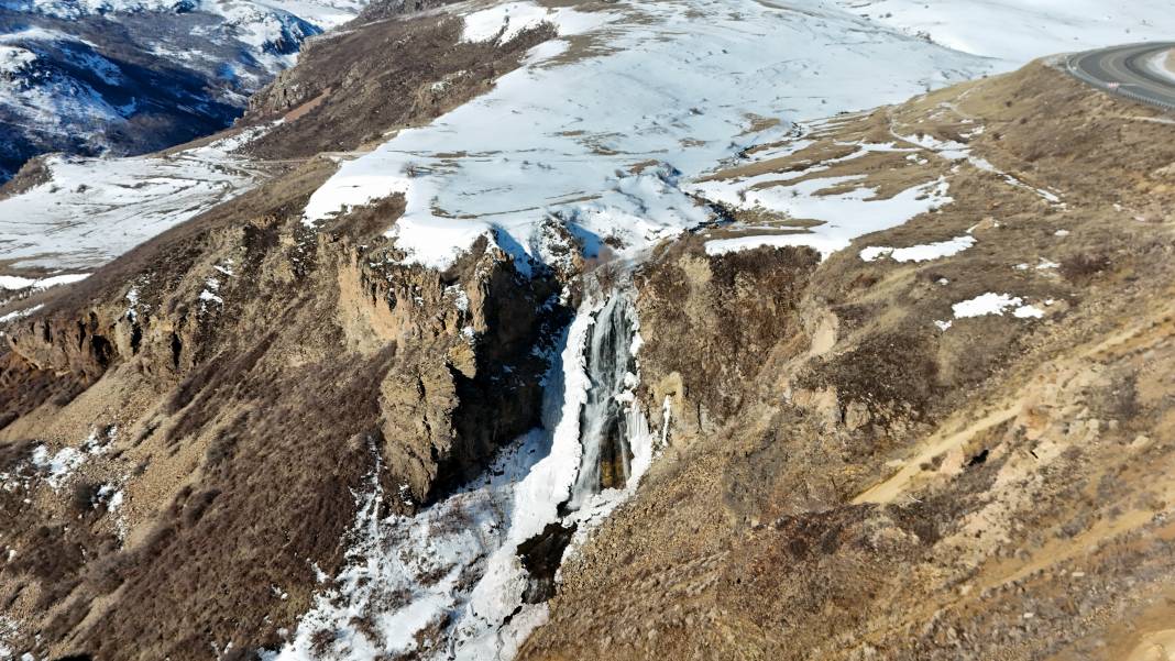 Kars'ta Şelale Buz Tuttu 3