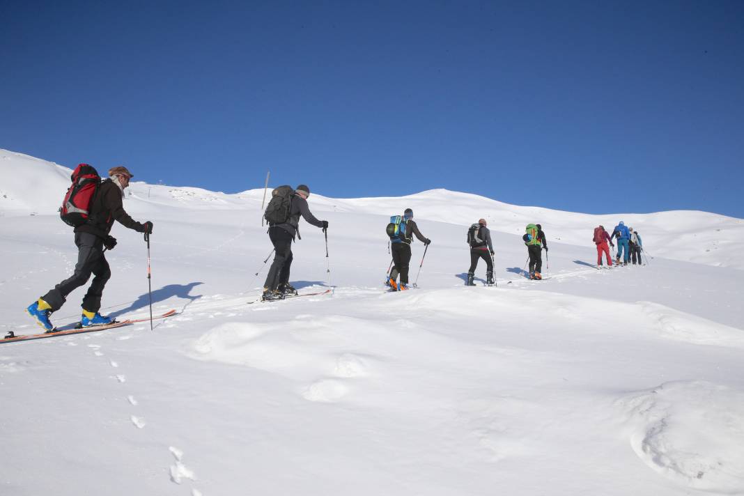 Alman Ve Avusturyalı Kayakçıların Yeni Gözdesi: Hakkari 13