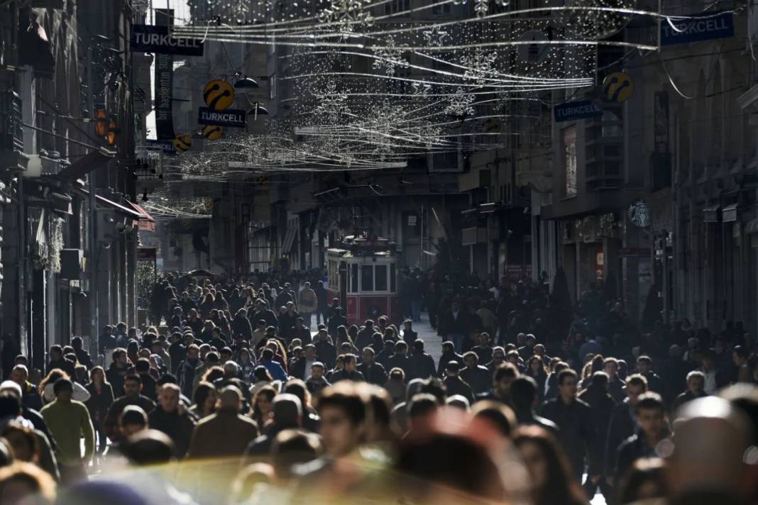 Anketten Çıkan Çarpıcı Sonuç: Türkler En Çok Bundan Endişeli! Nüfusun Yarısı Aynı Kaygıyı Paylaşıyor 1