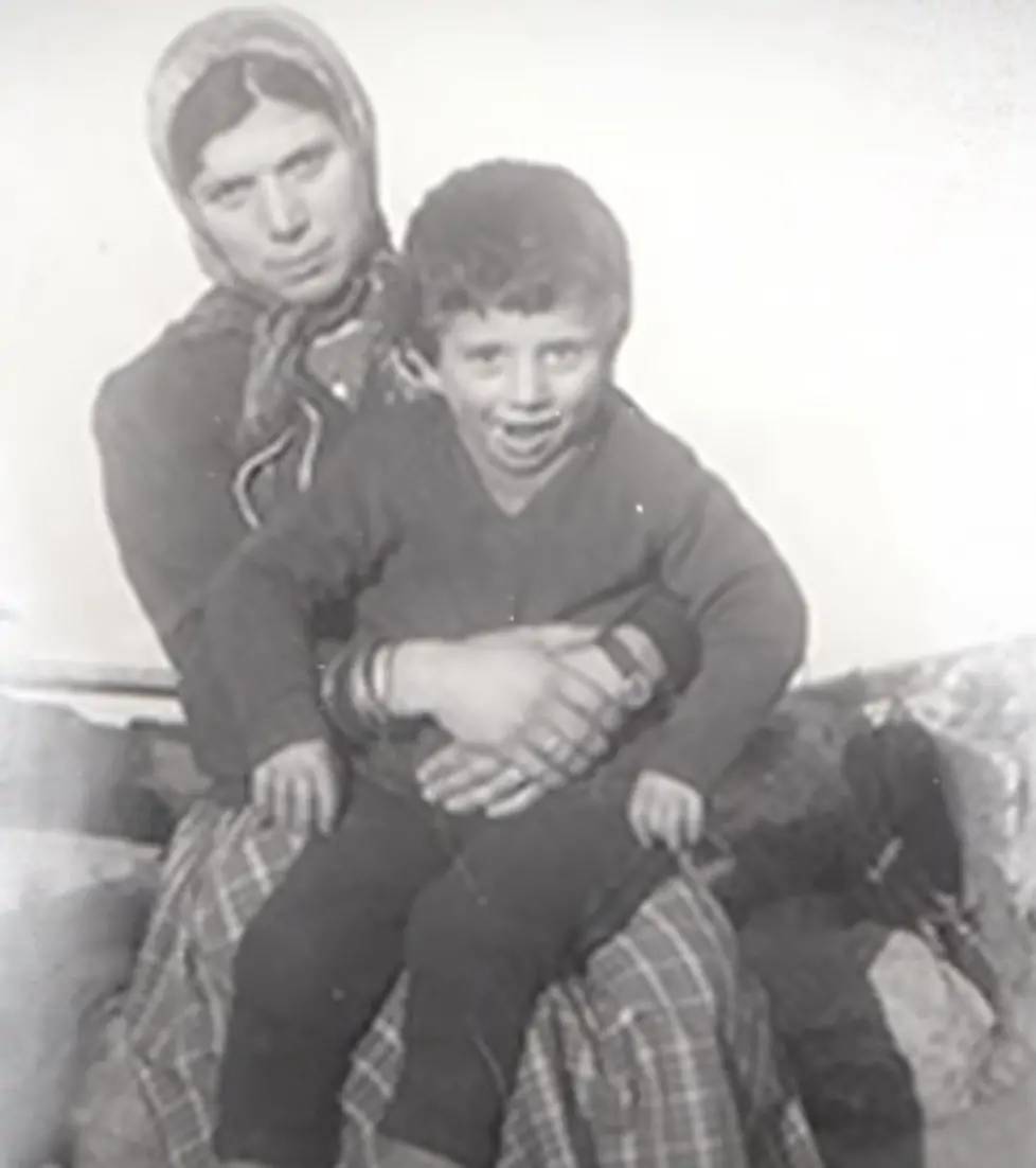 Ekrem İmamoğlu'nun Daha Önce Hiç Görülmeyen Gençlik ve Çocukluk Fotoğrafları Ortaya Çıktı! 11