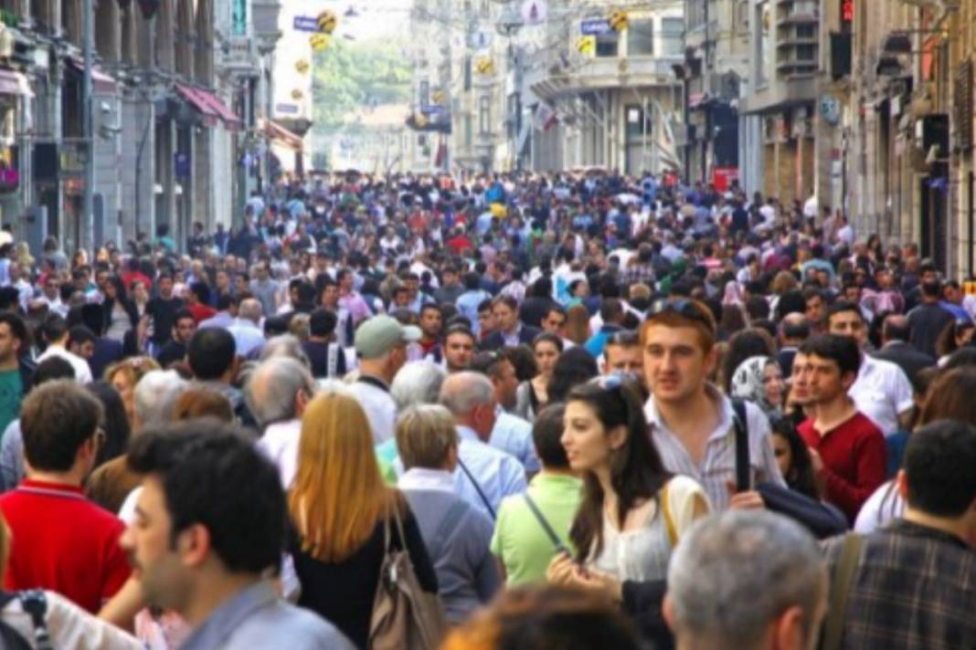 Anketten Çıkan Çarpıcı Sonuç: Türkler En Çok Bundan Endişeli! Nüfusun Yarısı Aynı Kaygıyı Paylaşıyor 3