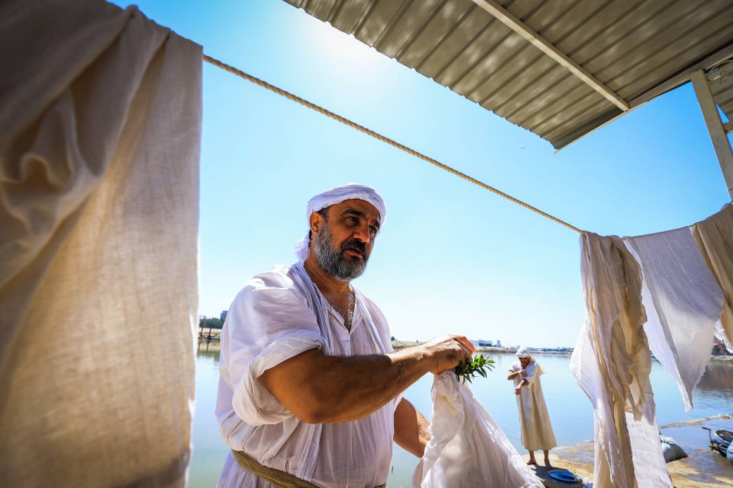 Suya Kutsal Dokunuş: Sabia Mendailerin Akarsudaki Ritüelleri 13