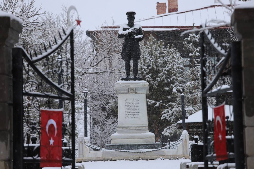 Kar ve Tipi: Erzurum ve Kars'ta 341 Yerleşim Yerine Ulaşım Sağlanamıyor! 14