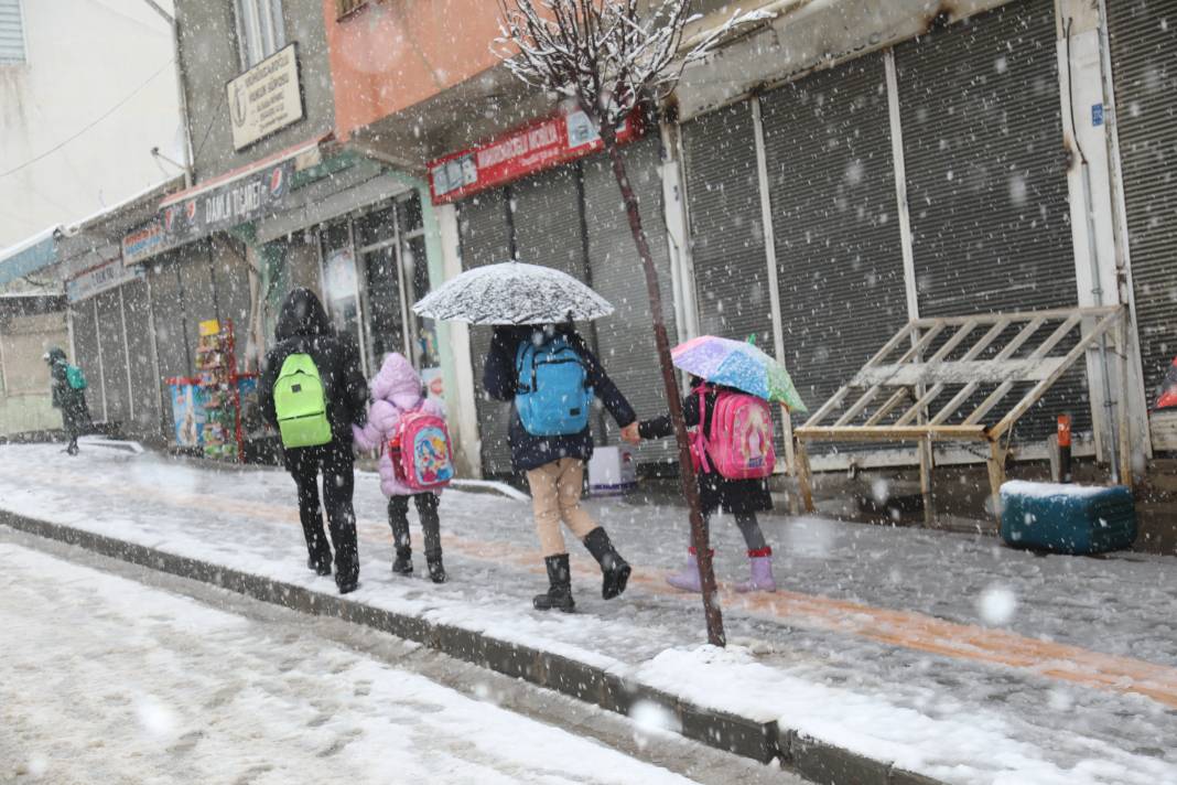 Kar ve Tipi: Erzurum ve Kars'ta 341 Yerleşim Yerine Ulaşım Sağlanamıyor! 7