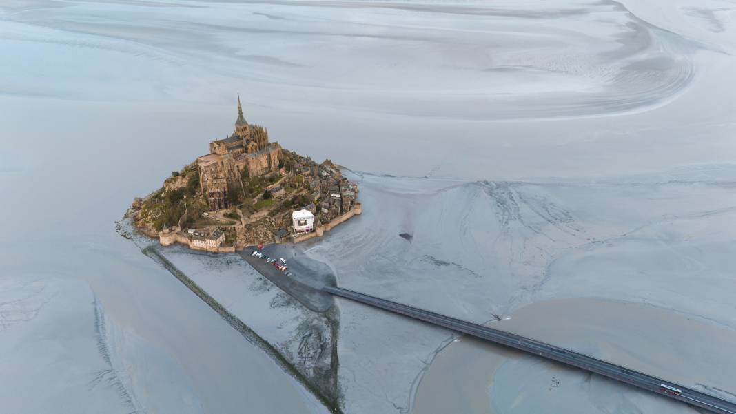 Mont Saint Michel: Bazen Ada, Bazen Yarımada! Yüzyılın Gelgiti Burada Yaşanmıştı 1