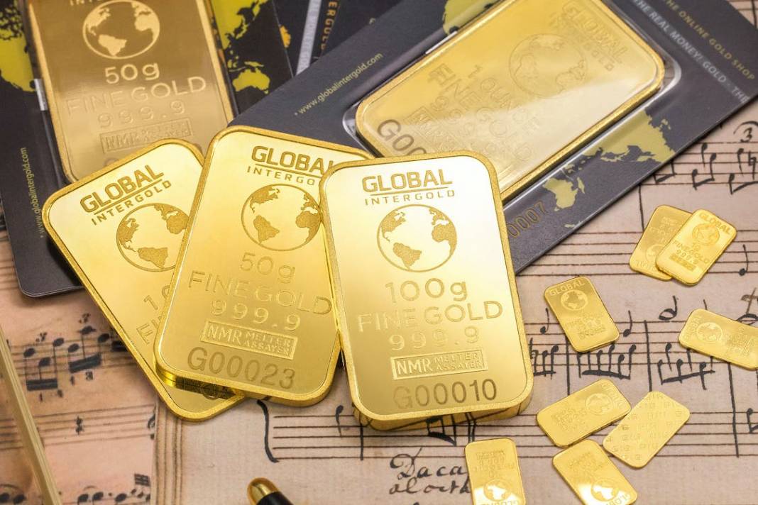 Ünlü Ekonomist Borsa Mı, Dolar Mı, Euro Mu Tartışmasına Noktayı Koydu! 'Altın Kural; Altını Olan Kuralı Koyar' 11