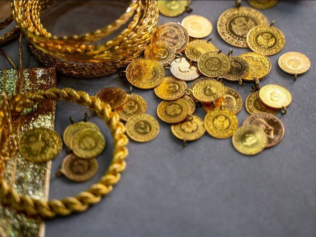 Ünlü Ekonomist Borsa Mı, Dolar Mı, Euro Mu Tartışmasına Noktayı Koydu! 'Altın Kural; Altını Olan Kuralı Koyar' 7
