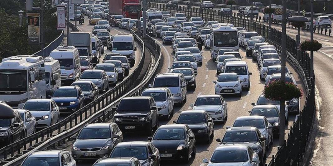 Milyonlarca Araç Sahibi Dikkat! Trafikte Bunu Yapan Sürücüler Yandı '27 bin 235 TL Birden Ceza Kesilecek' 1