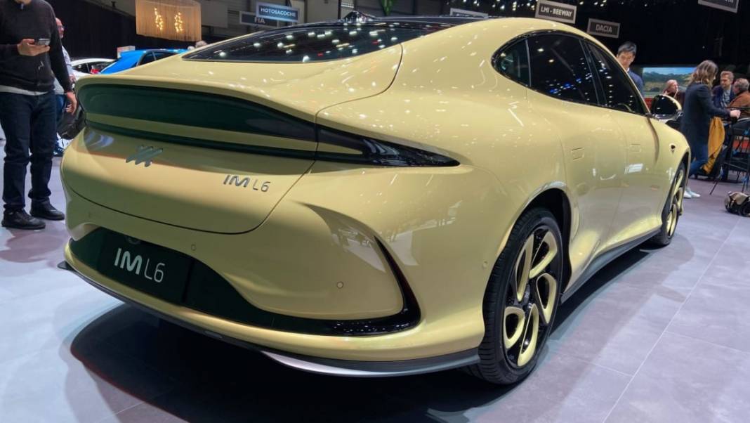 Toyota Erteledi Çinli Şirket Yaptı. Bu Elektrikli Otomobil 1000 KM Menzili Gördü 1