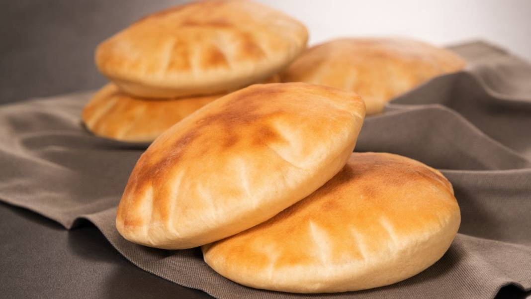 "Yemeği Ekmeksiz Yiyemiyorum" Diyenler Buraya! Dünyanın En İyi Ekmekli Yemekleri Açıklandı: Türkiye'den 9 Lezzet Listede! 6