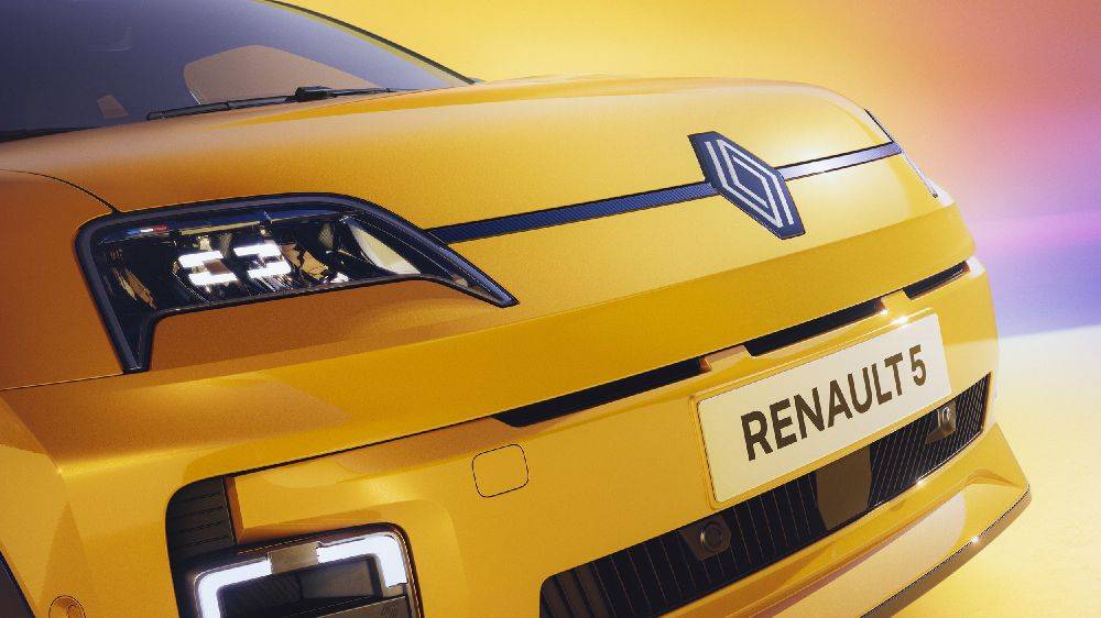 Renault Uygun Fiyatlı Retro Modelini Tekrar Piyasaya Sürdü! Bu Kez Elektrikli 1