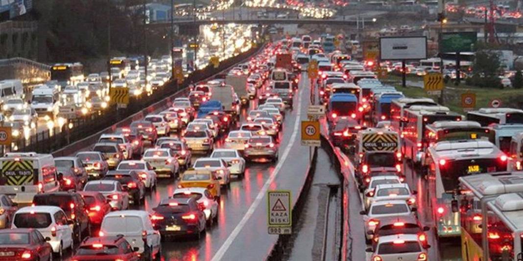 Milyonlarca Araç Sahibi Dikkat! Trafikte Bunu Yapan Sürücüler Yandı '27 bin 235 TL Birden Ceza Kesilecek' 7