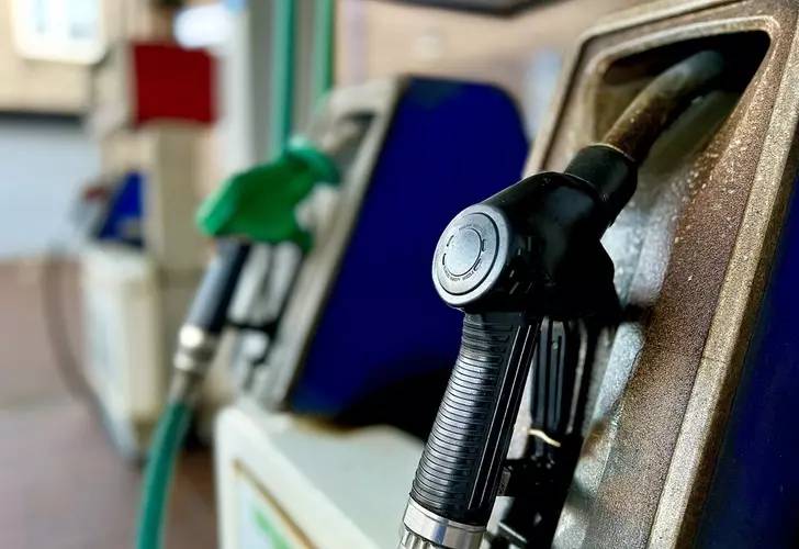 Petrol Fiyatları Düştü: Benzin ve Motorine İndirim Geliyor! 4