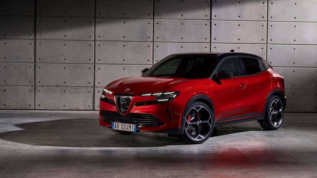 Türkiye'de Satışa Çıkmasına Sayılı Günler Kaldı! Alfa Romeo, Yeni Modeli MILANO’yu Tanıttı 7