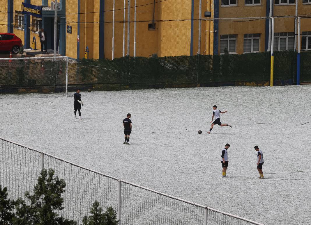 Mayıs'a İki Gün Kala Başkent Beyaza Büründü! 7