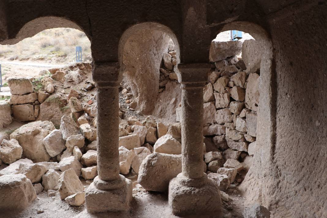 Kapadokya'nın giriş kapısı olarak bilinen vadideki tarihi kilisenin hali içler acısı! Bu hale getirmişler 21