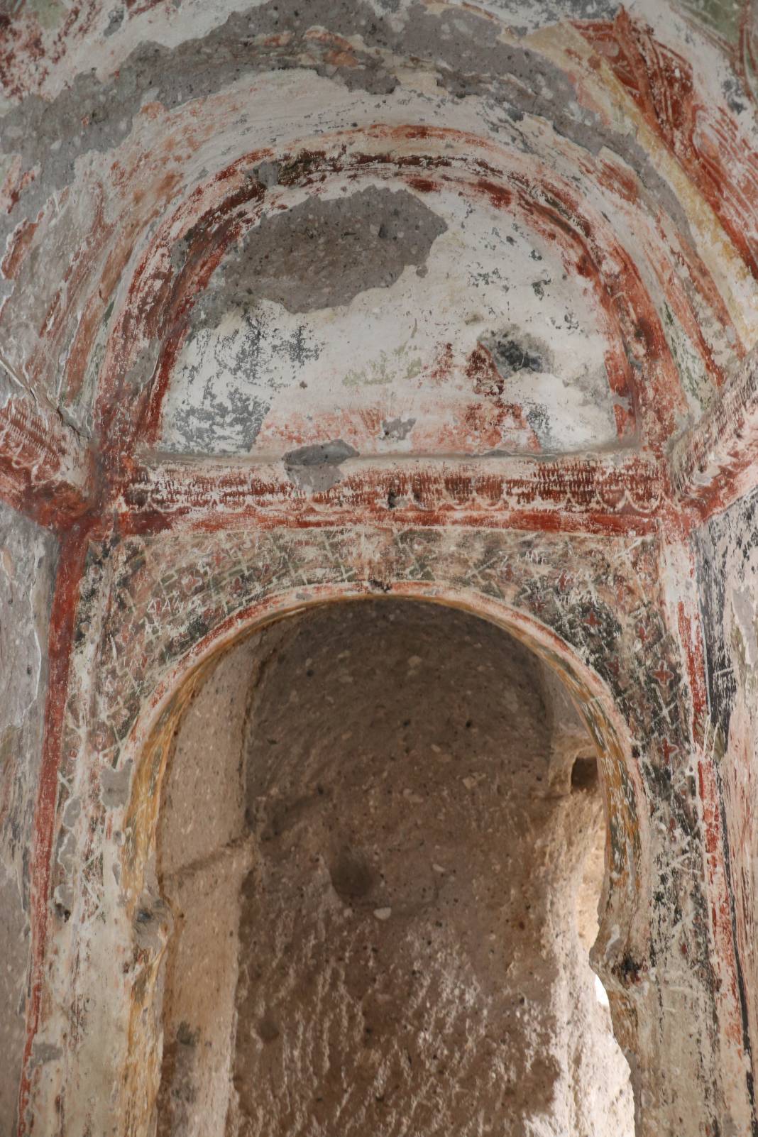 Kapadokya'nın giriş kapısı olarak bilinen vadideki tarihi kilisenin hali içler acısı! Bu hale getirmişler 25