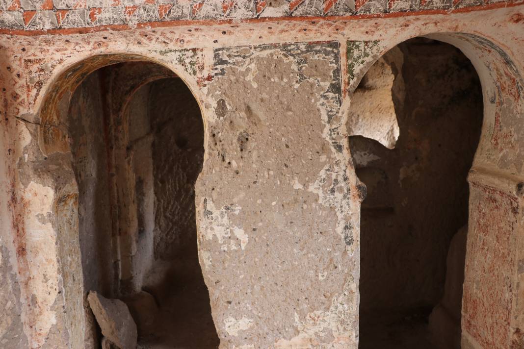 Kapadokya'nın giriş kapısı olarak bilinen vadideki tarihi kilisenin hali içler acısı! Bu hale getirmişler 27