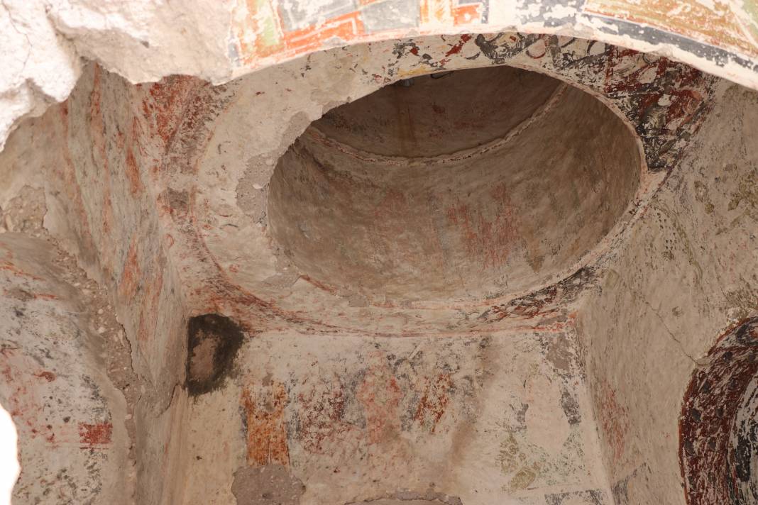 Kapadokya'nın giriş kapısı olarak bilinen vadideki tarihi kilisenin hali içler acısı! Bu hale getirmişler 22