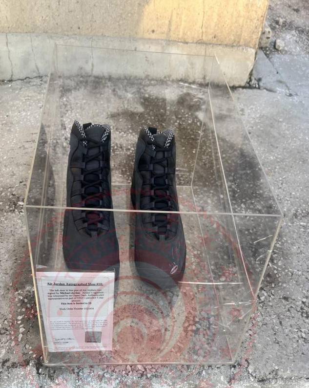 Dünyanın Efsanevi Basketbolcusunun İmzaladığı 3 Ayakkabı Türkiye'de Satışta, Fiyatı Servet Gibi! Gördüğünüz de Şaşıracaksınız 2