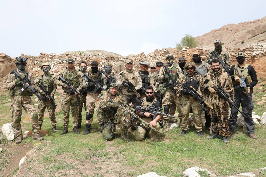 400 yıllık terk edilmiş tarihi köyde nefes kesen 'airsoft' 11