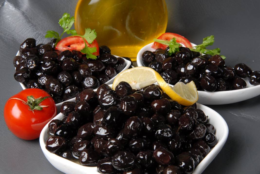 Zeytin Fiyatları Aldı Başını Gidiyor: Tanesi 1 TL'yi Aştı! 1