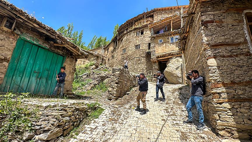 300 Yıldır Aynı Evler Ayakta! Türkiye'nin Gizli Hazinesi Uzuntaş Köyünün Birbirinden Muhteşem Fotoğrafları 2