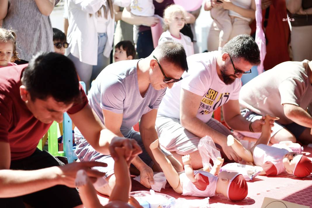 Konyaaltı Belediyesi'nin "Bebek Günleri"nde Bebekler ve Babalar Arasında Kıyasıya Yarış 4