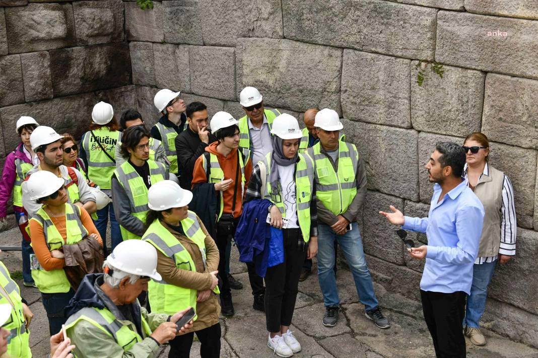 Ankara Büyükşehir'den "Miras Şantiye Gezileri" Ulus Tarihine Işık Tutuyor 6