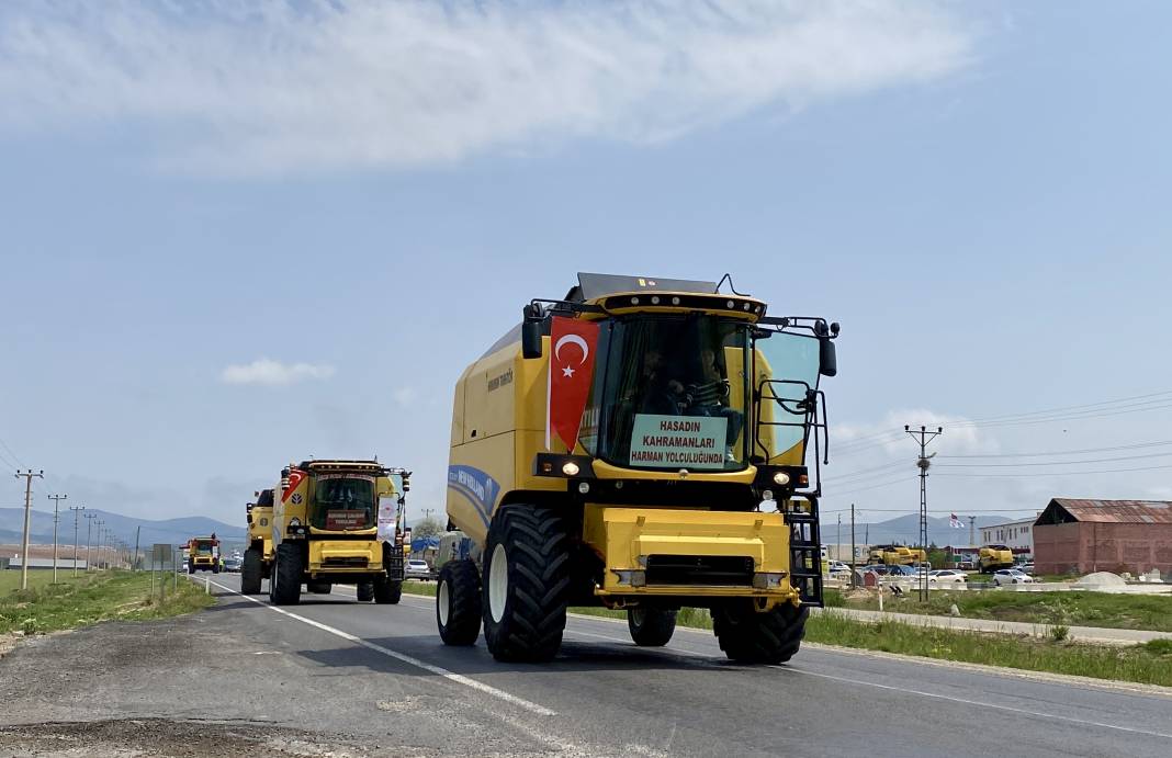 Bunu Da Başkasına Kaptırmadık! Biçerdöver Makinalarına Özel Eğlence: Davul-Zurna, Pankart, Konvoy… 6