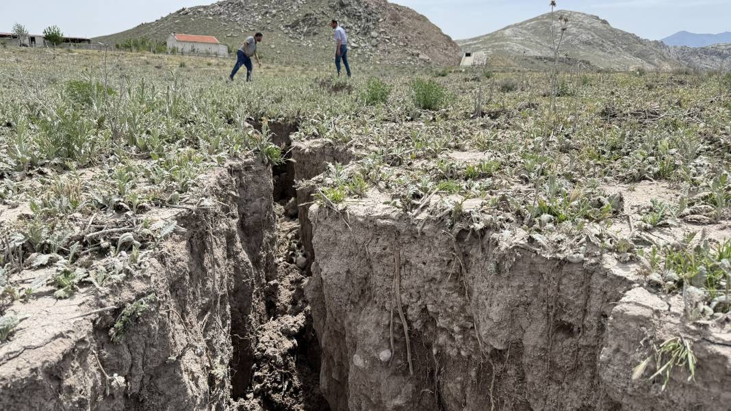 Korku Filmlerini Aratmıyor! Türkiye'de Oluştu... Derinliği 8 Metre, Uzunluğu 2.5 Kilometre! 8