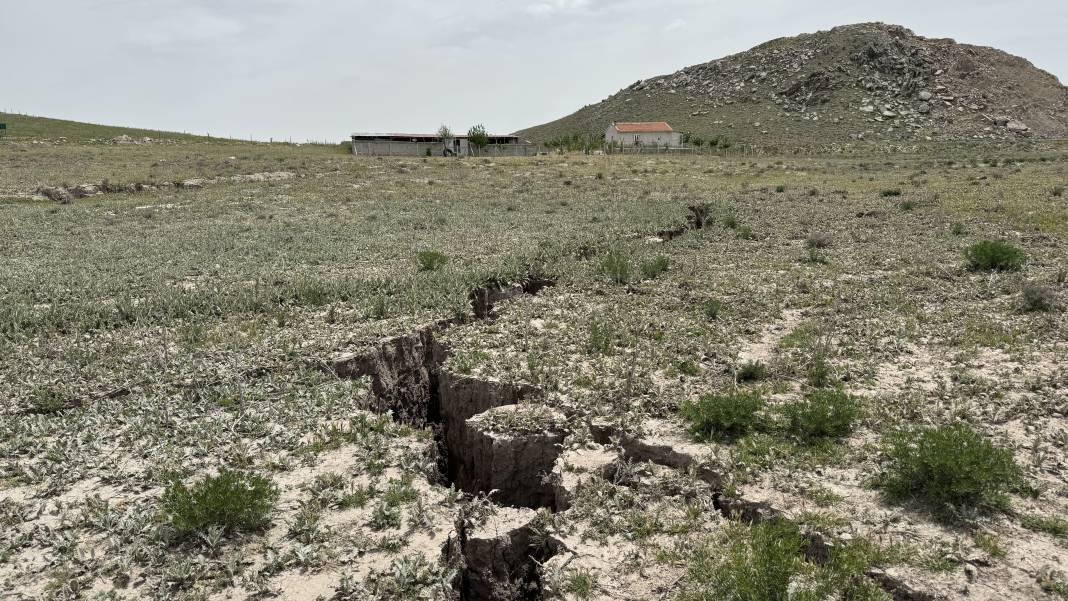 Korku Filmlerini Aratmıyor! Türkiye'de Oluştu... Derinliği 8 Metre, Uzunluğu 2.5 Kilometre! 5