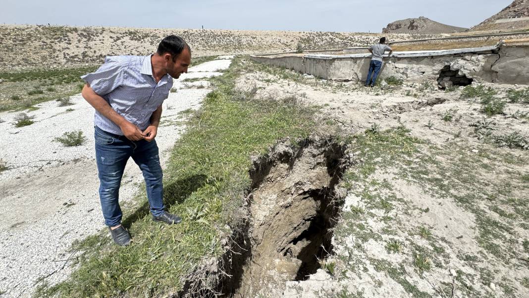 Korku Filmlerini Aratmıyor! Türkiye'de Oluştu... Derinliği 8 Metre, Uzunluğu 2.5 Kilometre! 4