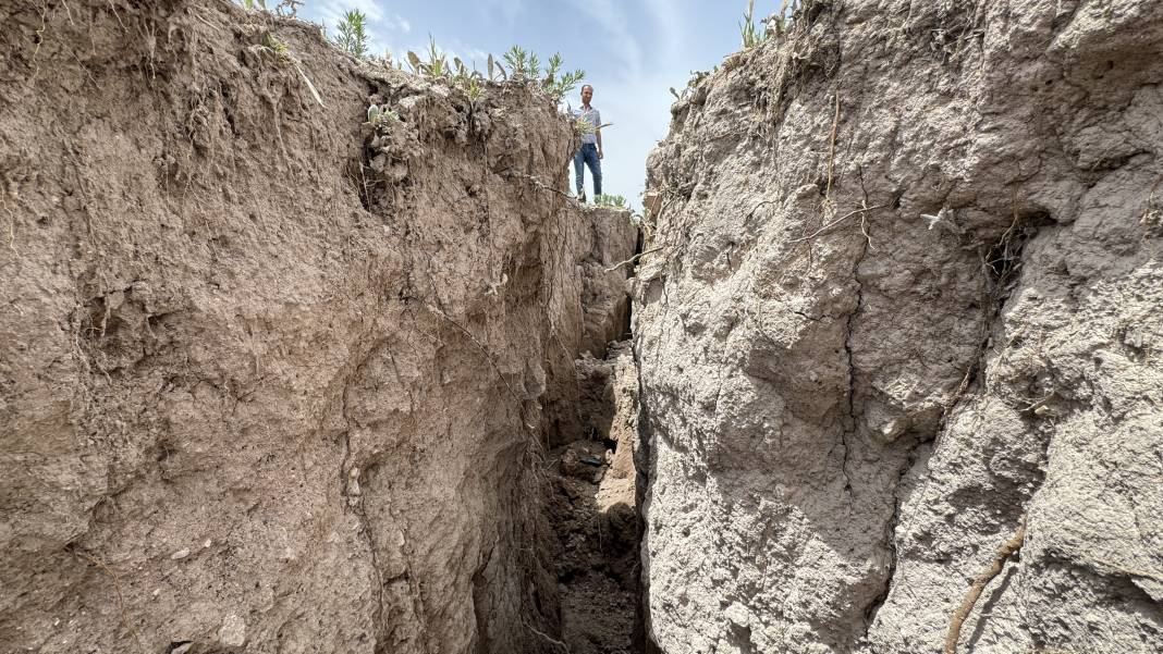 Korku Filmlerini Aratmıyor! Türkiye'de Oluştu... Derinliği 8 Metre, Uzunluğu 2.5 Kilometre! 6