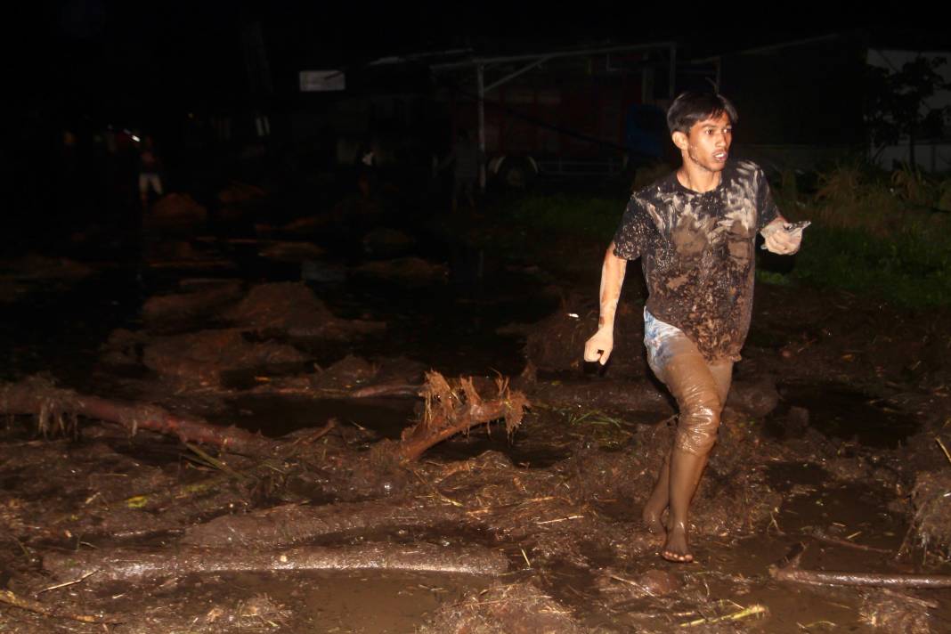 Yanardağ Patladı: Ölü Sayısı Artıyor! 19