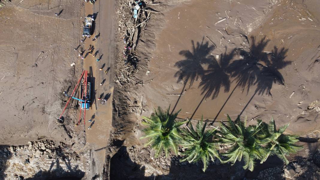 Yanardağ Patladı: Ölü Sayısı Artıyor! 14