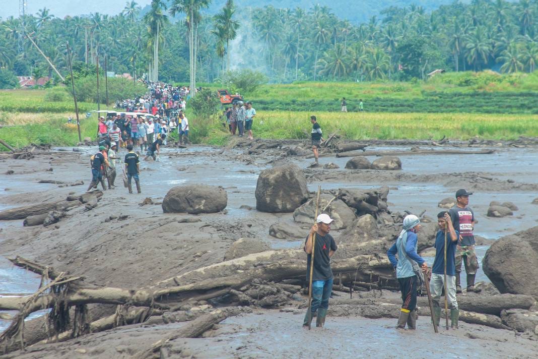 Yanardağ Patladı: Ölü Sayısı Artıyor! 17