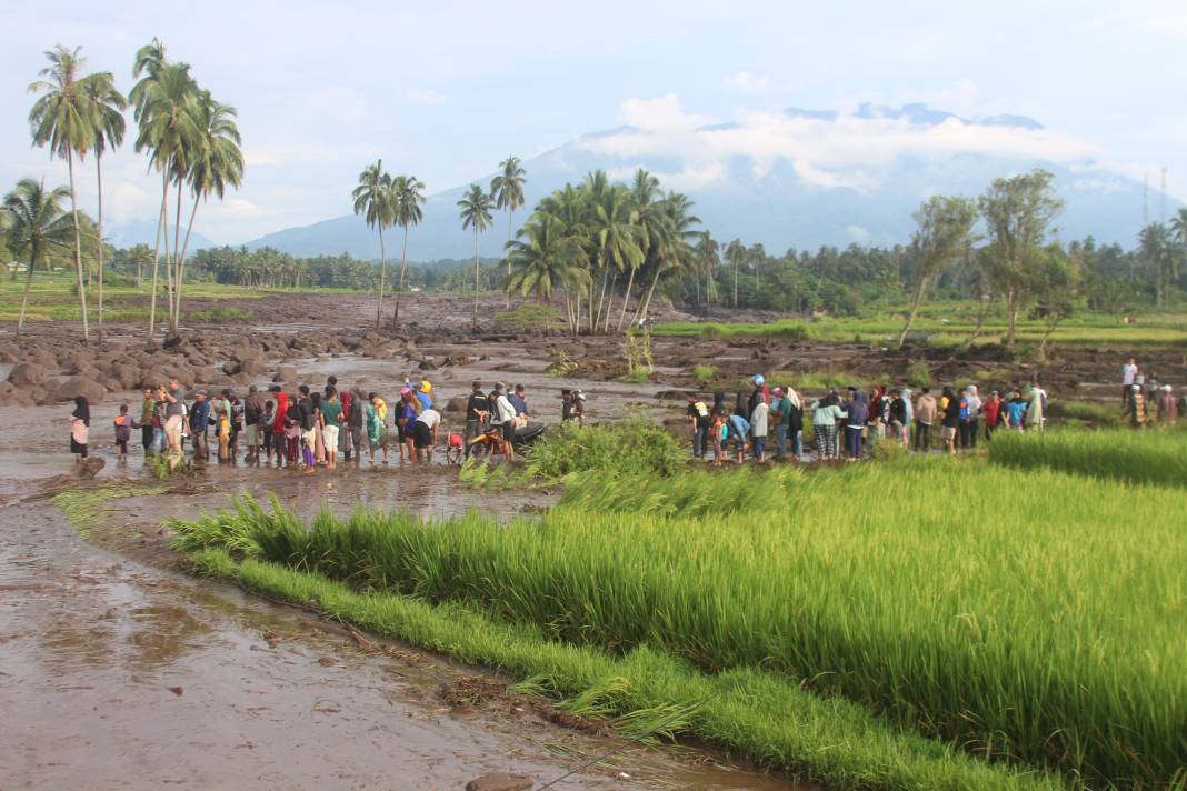 Yanardağ Patladı: Ölü Sayısı Artıyor! 6