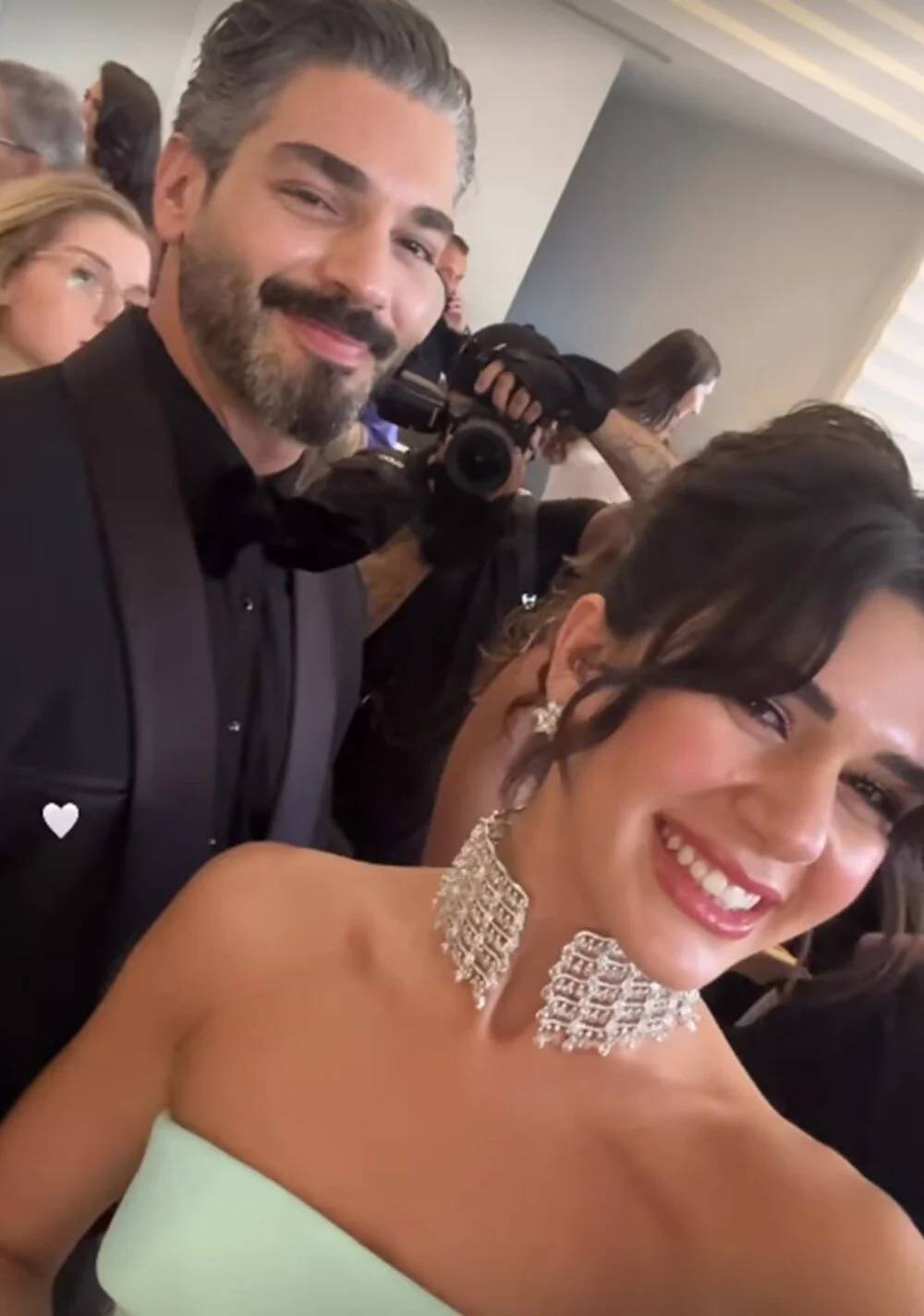 Hande Erçel Cannes'da Boy Gösterdi! 8