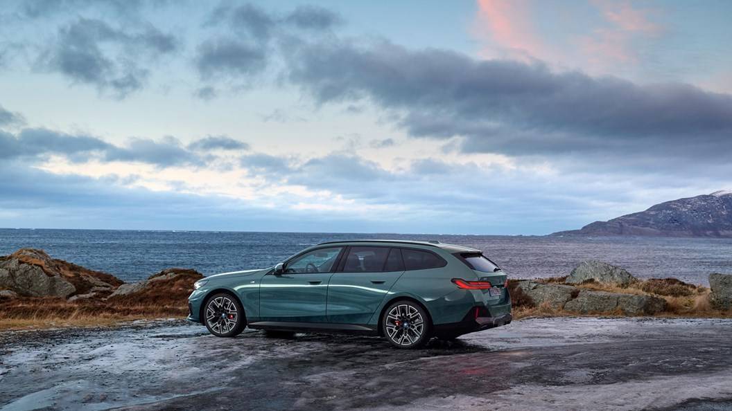 Dünyanın İlk Elektrikli Station Wagon Otomobili Türkiye'de! 516 KM Menzilli Aracın Satış Fiyatı Açıklandı 3