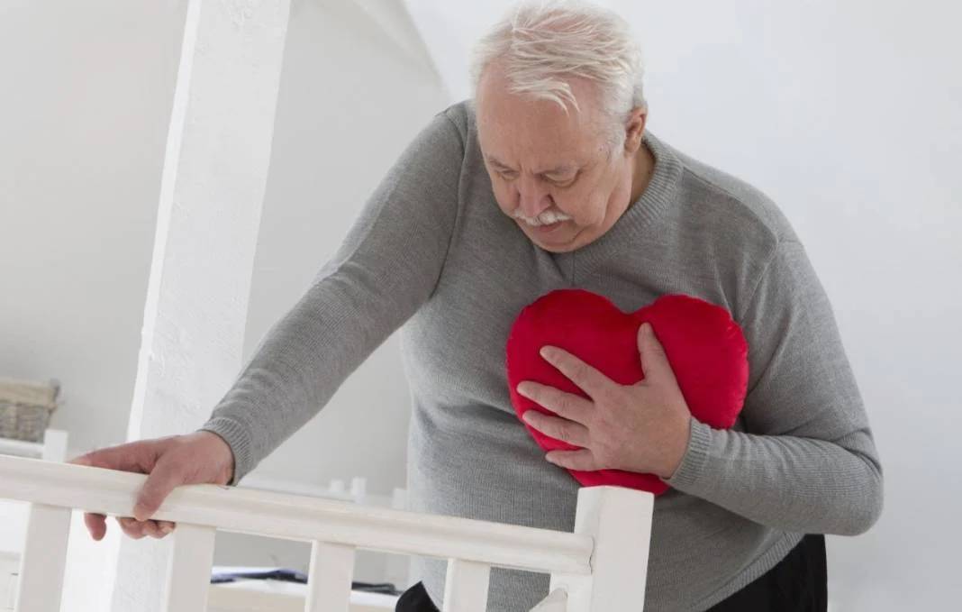 İşte 4 Gerçek Kalp Krizi Hikayesi! Kadın ve Erkeklerde Nasıl Fark Ediyor 2