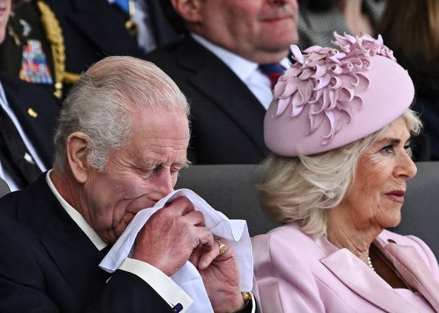 Kral Charles ve Kraliçe Camilla, Anma Töreninde Gözyaşlarını Tutamadı! 1