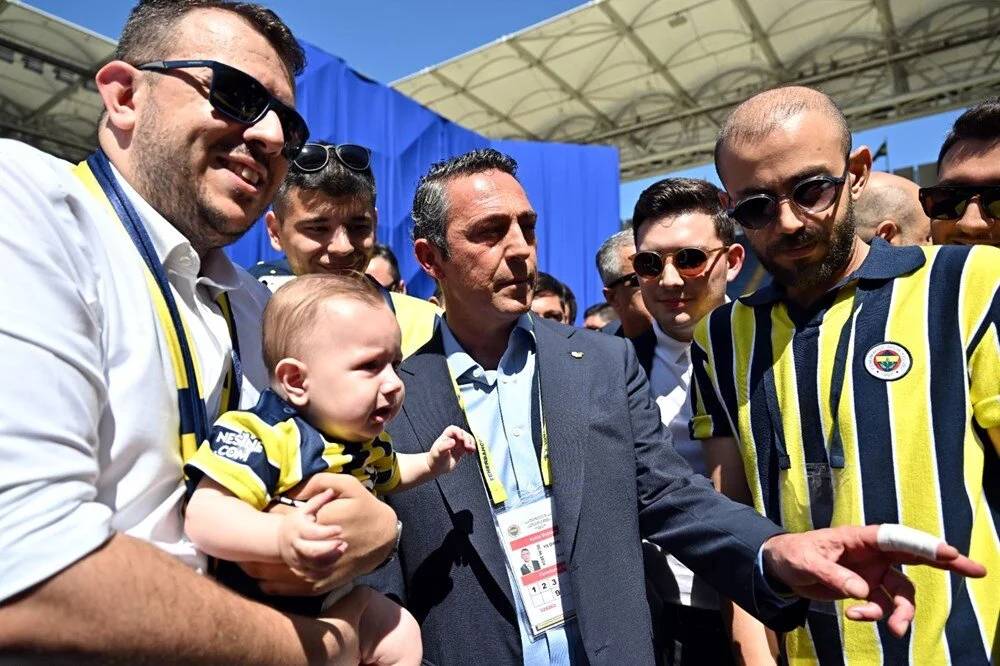 Fenerbahçe İçin Tarihi Seçim | İki Büyük Dev Yarıştı, Rekor Sayıda Oy Kullanıldı: Aziz Yıldırım Mı, Ali Koç Mu? 8