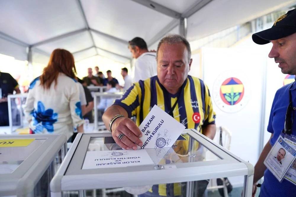 Fenerbahçe İçin Tarihi Seçim | İki Büyük Dev Yarıştı, Rekor Sayıda Oy Kullanıldı: Aziz Yıldırım Mı, Ali Koç Mu? 10